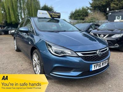 Second-hand Vauxhall Astra 2016 Albastru Hatchback