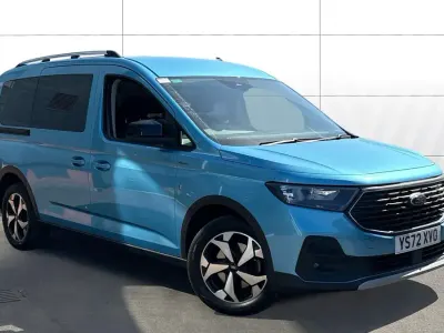 Usado Ford Tourneo Active 122 HP (89 kW) 2022 Carrinha