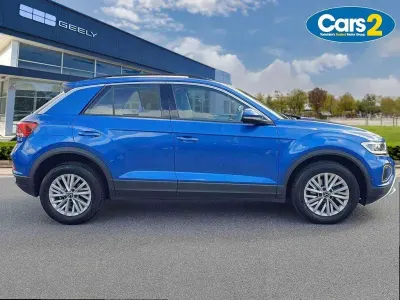 Used VW T-Roc Life 108 HP (79 kW) 2022 Blue SUV