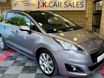 Used Peugeot 5008 Allure 120 HP (88 kW) 2017 Estate