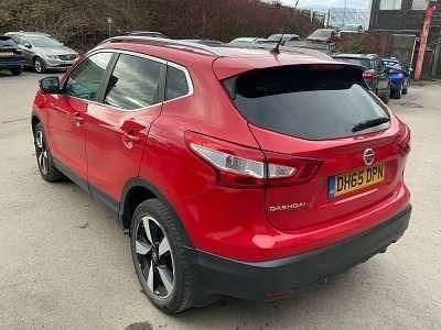 Used Nissan Qashqai N-TEC 2016 Magnetic red SUV