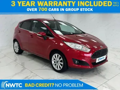 Begagnad Ford Fiesta Titanium 105 HK (77 kW) 2016 Röd Halvkombi