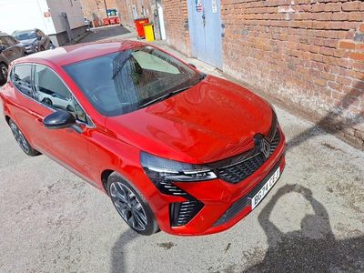 Used Renault Clio V Techno 143 HP (105 kW) 2024 Red Hatchback