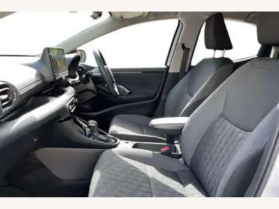 Used Toyota Yaris Hybrid Design 116 HP (85 kW) 2024 White Hatchback