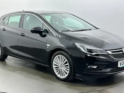 Used Vauxhall Astra Elite 200 HP (147 kW) 2018 Black Hatchback