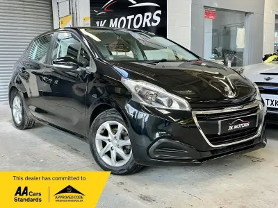 Używany Peugeot 208 Active 2016 Czarny Hatchback