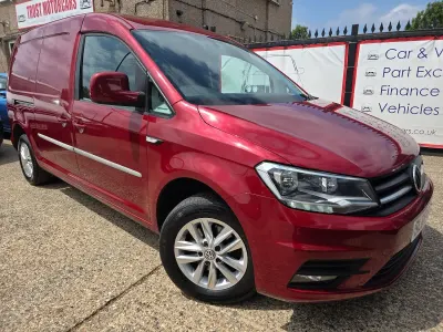 Used VW Caddy Maxi Highline 102 HP (75 kW) 2019 Red MPV