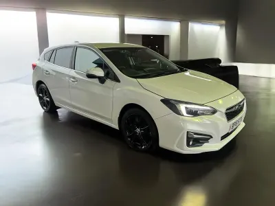 Used Subaru Impreza 2018 White Hatchback