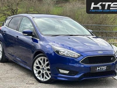 Used Ford Focus Zetec 120 HP (88 kW) 2015 Blue Hatchback