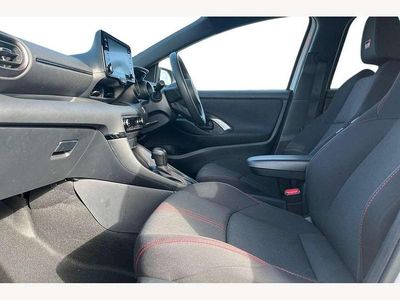 Used Toyota Yaris Hybrid Sport 113 HP (83 kW) 2023 White Hatchback