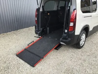 Begagnad Peugeot Rifter Allure 2019 Beige Minibuss
