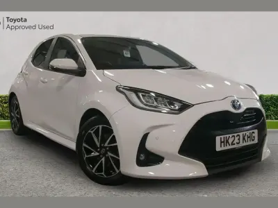 Used Toyota Yaris Design 113 HP (83 kW) 2023 White Hatchback