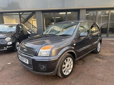 Used Ford Fusion Titanium 99 HP (72 kW) 2009 Grey Hatchback