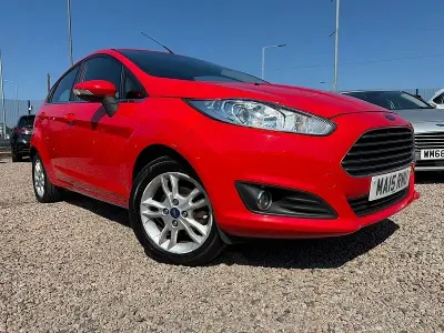 Used Ford Fiesta Zetec 82 HP (60 kW) 2015 Red Hatchback