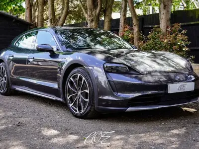 Używany Porsche Taycan Cross Turismo 350 kW (476 KM) 2023 Szary Kombi