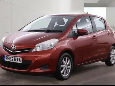 Used Toyota Yaris 69 HP (50 kW) 2012 Red Hatchback