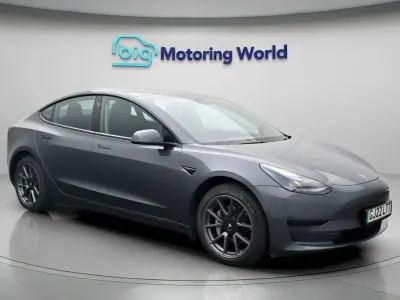 Used Tesla Model 3 Standard Range Plus 222 kW (302 HP) 2022 Sedan