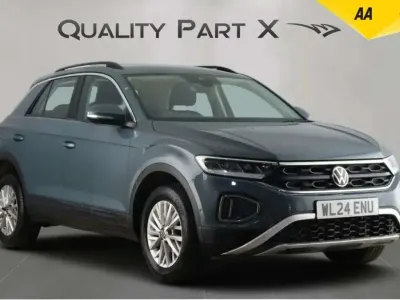 Used VW T-Roc Life 150 HP (110 kW) 2024 Blue SUV