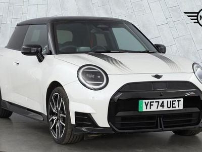 Begagnad Mini Cooper Hatch 133 kW (181 HK) 2024 Vit Halvkombi
