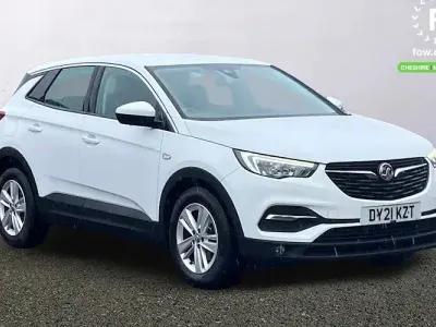 Used Vauxhall Grandland X Business Edition 131 HP (96 kW) 2021 White SUV
