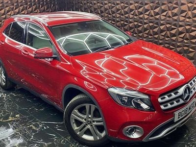 Used Mercedes GLA200 156 HP (114 kW) 2018 Red SUV