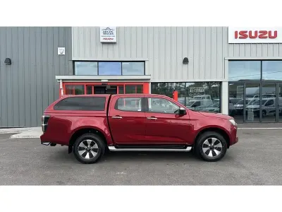 Used Isuzu D-Max 163 HP (119 kW) 2022 Red Pickup