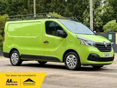 Used Renault Trafic 2016 Green MPV