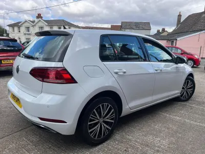 Used VW Golf VII SE 2018 White Hatchback