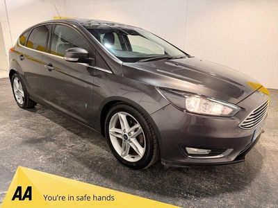 Used Ford Focus Titanium 120 HP (88 kW) 2015 Grey Hatchback
