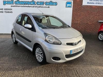 Silver Used 2009 Toyota Aygo Platinum Hatchback | £3,195 (Fair price)
