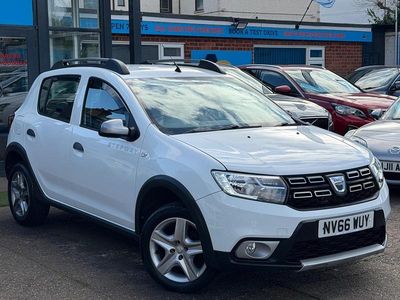 Used Dacia Sandero Lauréate 90 HP (66 kW) 2017 White Hatchback
