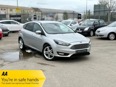 Begagnad Ford Focus Zetec 125 HK (91 kW) 2016 Silver Halvkombi