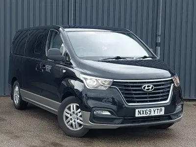 Usado Hyundai I800 SE 136 CV (100 kW) 2019 Negro Monovolumen