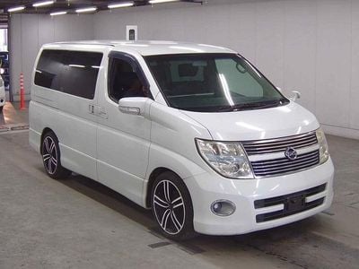 White Used 2009 Nissan Elgrand MPV | £5,995 (Super price)