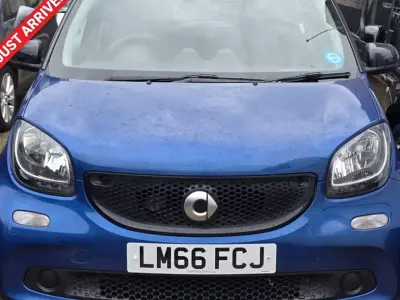 Used Smart ForFour Passion 71 HP (52 kW) 2016 Blue Hatchback