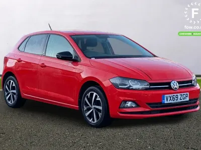 Begagnad VW Polo Beats 2019 Röd Halvkombi
