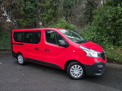 Used Renault Trafic Business 2018 Red MPV