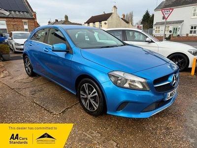 Used Mercedes A180 SE 107 HP (78 kW) 2015 Blue Hatchback
