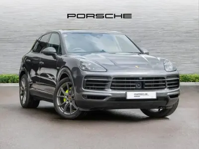 Begagnad Porsche Cayenne Sport 456 HK (335 kW) 2023 Grå SUV
