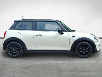 Used Mini Cooper Hatch 134 HP (98 kW) 2018 White Hatchback