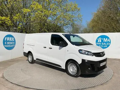 Used Vauxhall Vivaro 100 HP (73 kW) 2021 White MPV
