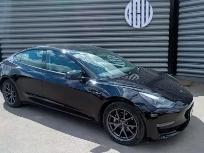 Begagnad Tesla Model 3 Long Range AWD 366 kW (498 HK) 2021 Svart Sedan