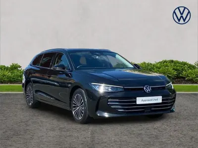 Used VW Passat Elegance 147 HP (108 kW) 2025 Black Estate