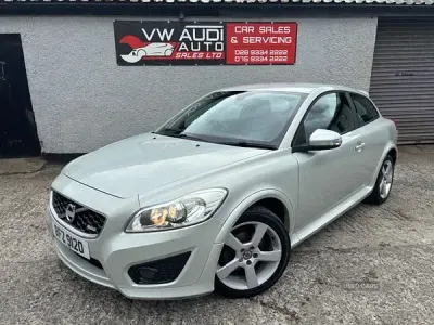 Used Volvo C30 R-Design 99 HP (72 kW) 2010 White Hatchback