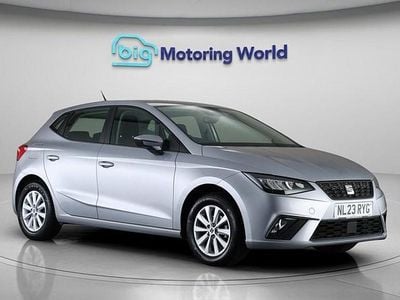 Begagnad Seat Ibiza SE 80 HK (58 kW) 2023 Silver Halvkombi