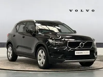 Begagnad Volvo XC40 Momentum 161 HK (118 kW) 2022 Svart SUV