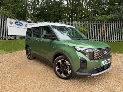 New Ford Tourneo Courier Active 100 kW (136 HP) 2026 Green MPV
