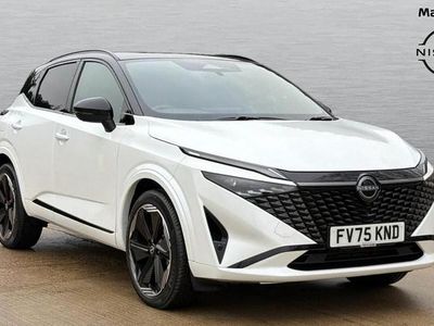 Two tone pearl pearl white with pearl black roof New 2025 Nissan Qashqai SUV | £25,470 (Fair price)