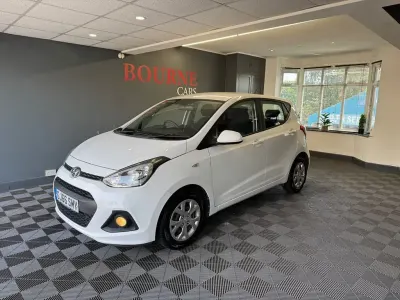 Used Hyundai i10 SE 66 HP (48 kW) 2016 White Hatchback
