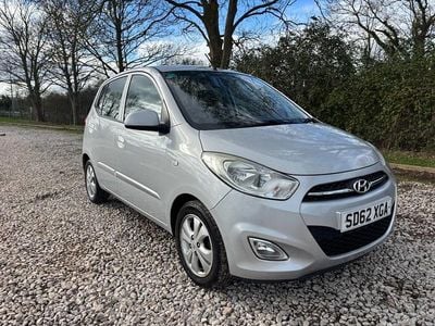 Used Hyundai i10 Active 85 HP (62 kW) 2012 Silver Hatchback